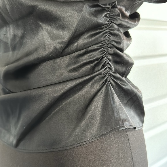 Classy and Flawless Silk FRAME Blouse Sz XS - Picture 3 of 11